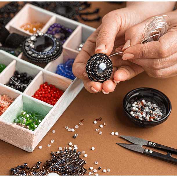 مجوهرات يدوية – إبداع حرفي فريد لكل مناسبة